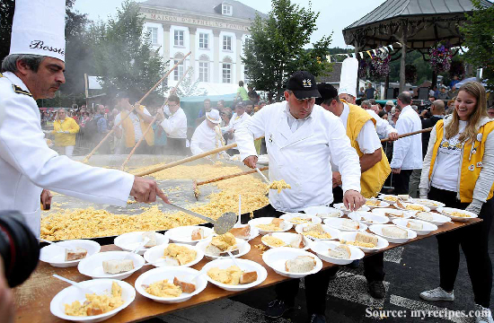 giant-omelette